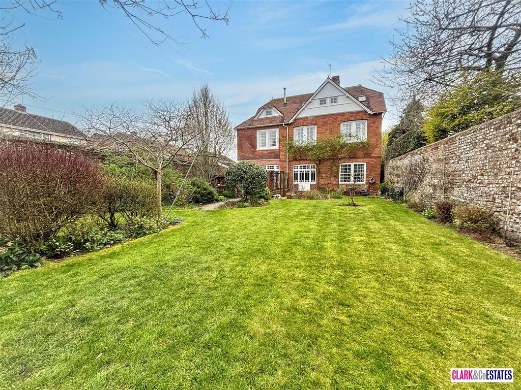 Property photo 1 of 18 Main Picture