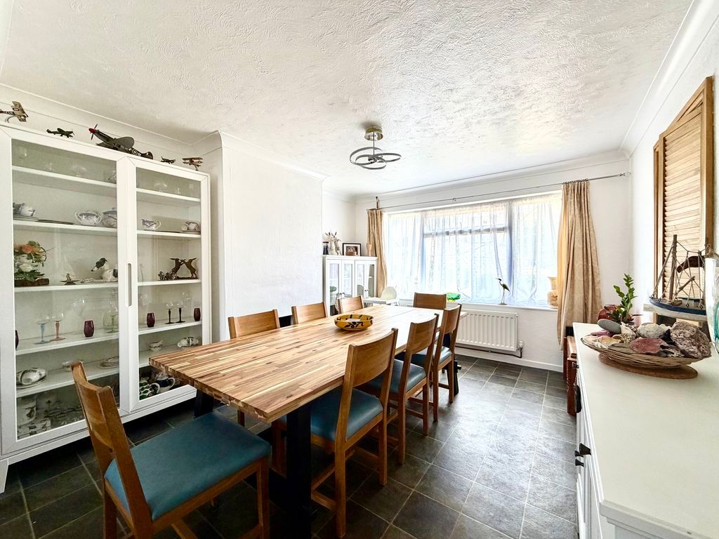 Property photo 3 of 21 Dining Room