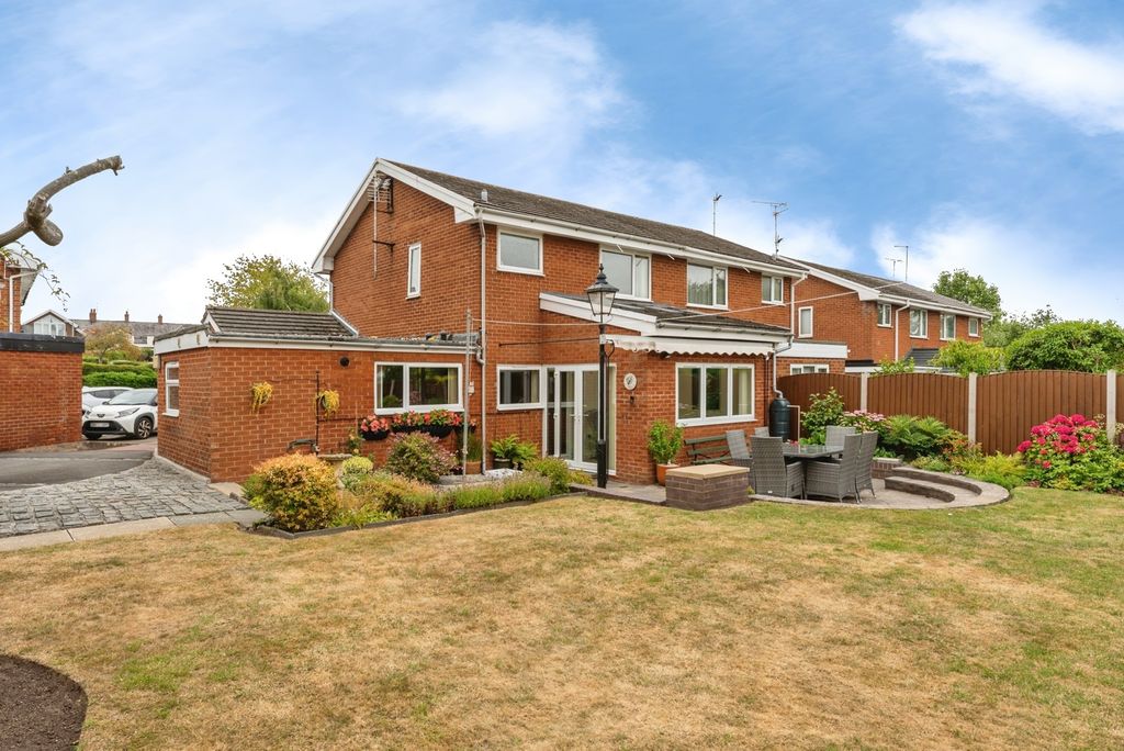 Property photo 2 of 32 Pbox-Img.Jpg