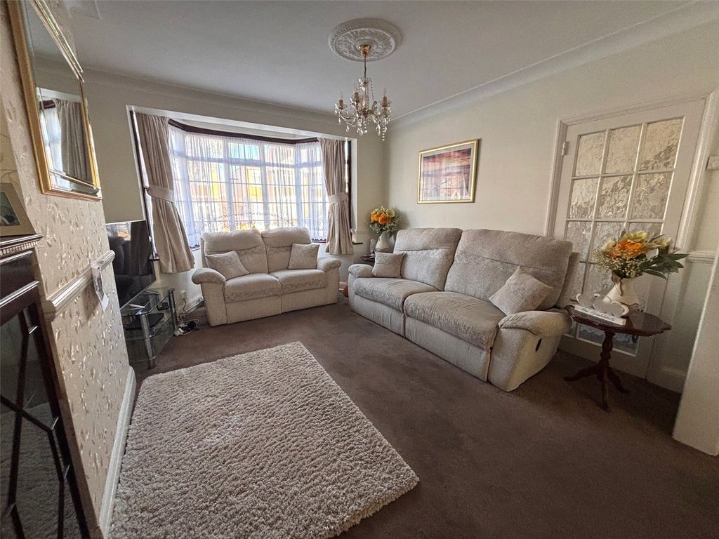 Property photo 3 of 17 Picture No. 30