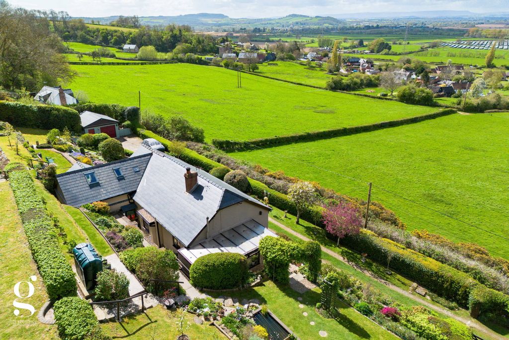 Property photo 2 of 52