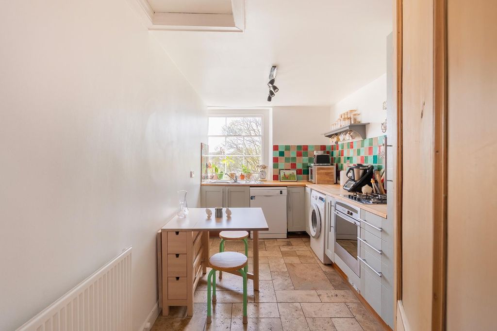 Property photo 3 of 21 T3F4Fwmcn - Kitchen D.Jpg
