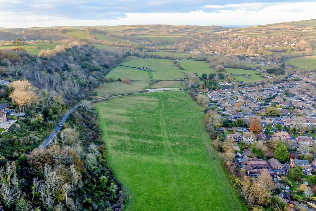 Property photo 3 of 21 Picture No. 25