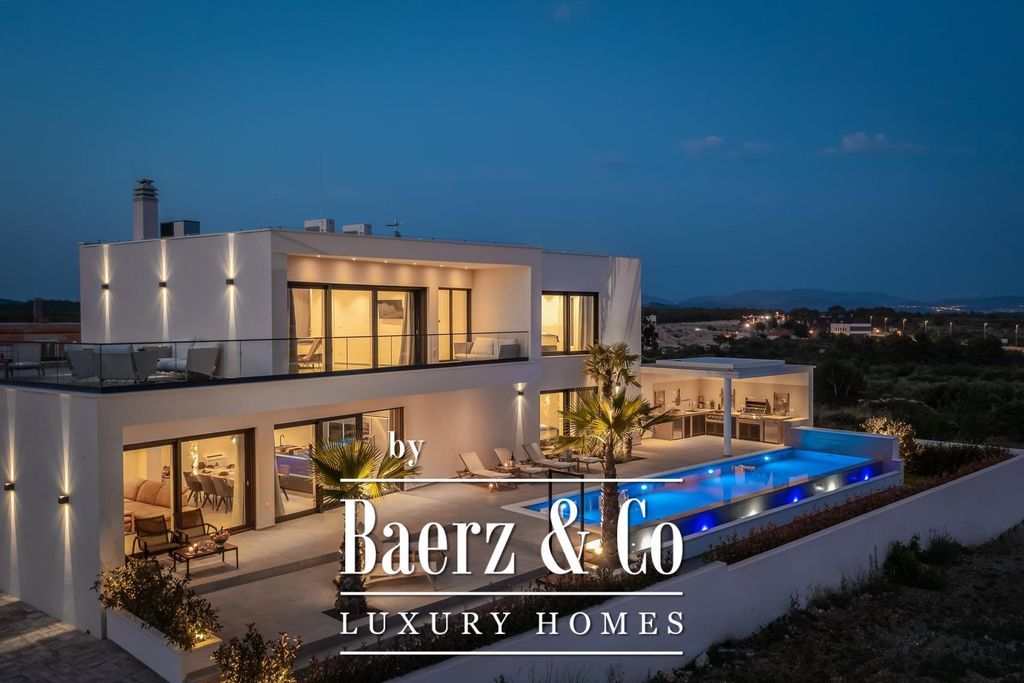 Property photo 1 of 35