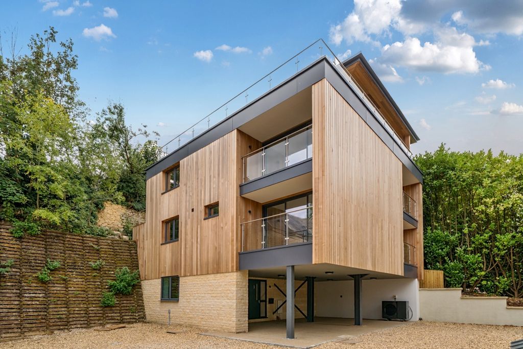 Property photo 1 of 40 1341822-1-68A734E...