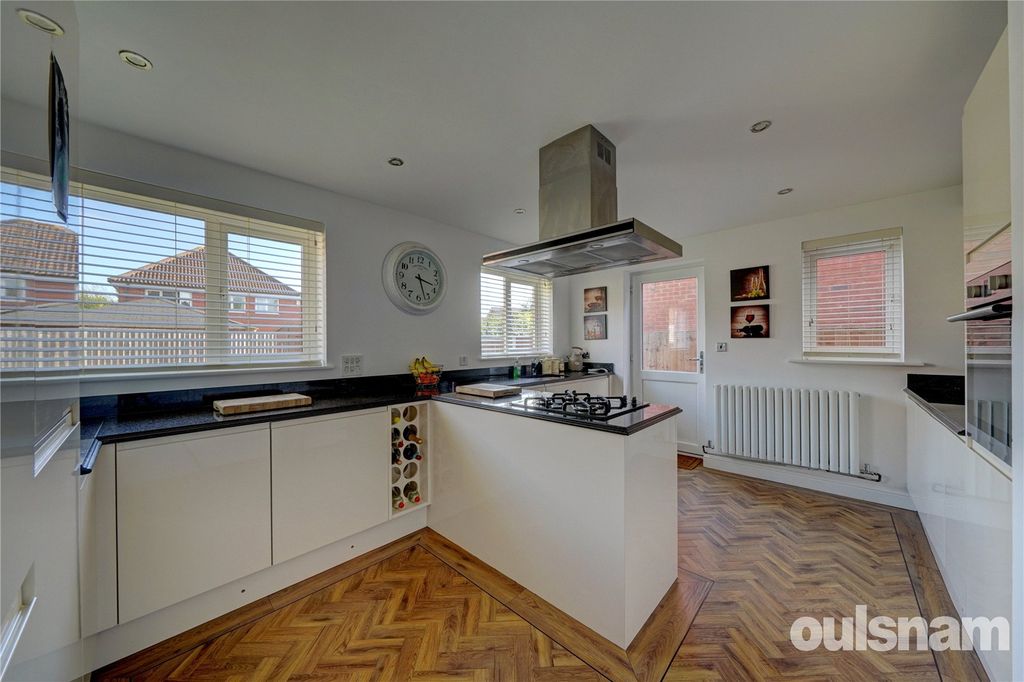 Property photo 3 of 26 Picture No. 32