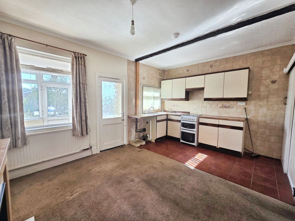 Property photo 2 of 16 566Fff98-1000100856
