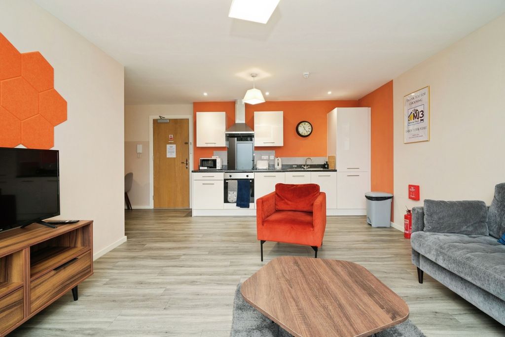 Property photo 1 of 16 Pbox-Img.Jpg