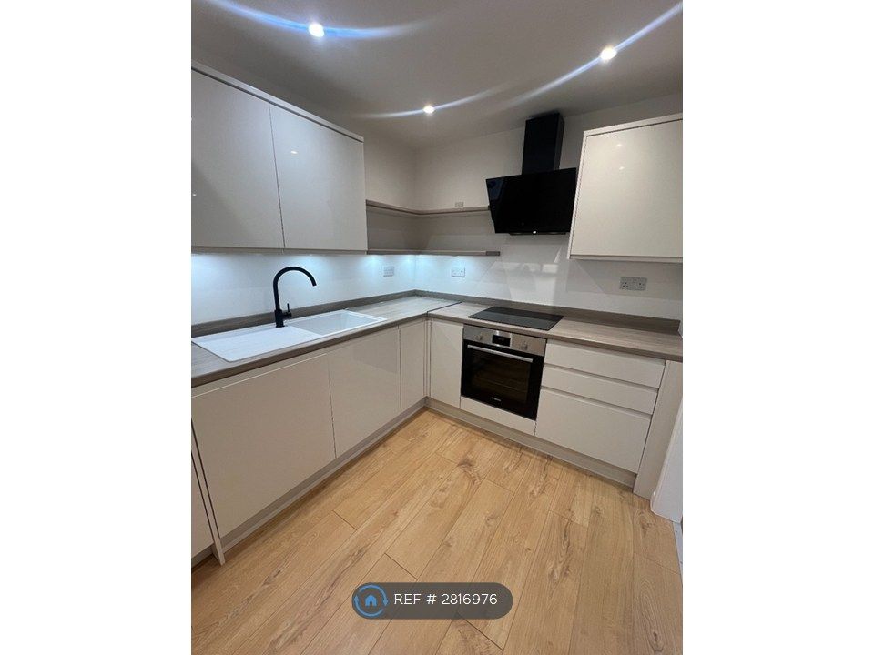 Property photo 2 of 5 Kitchen