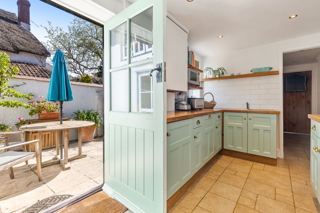 Property photo 3 of 9 A40 - 2 Church Stile Lane, Ex5 1Hp, Woodbury - 250