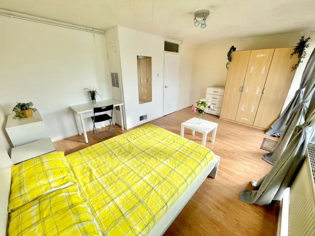 Property photo 3 of 6