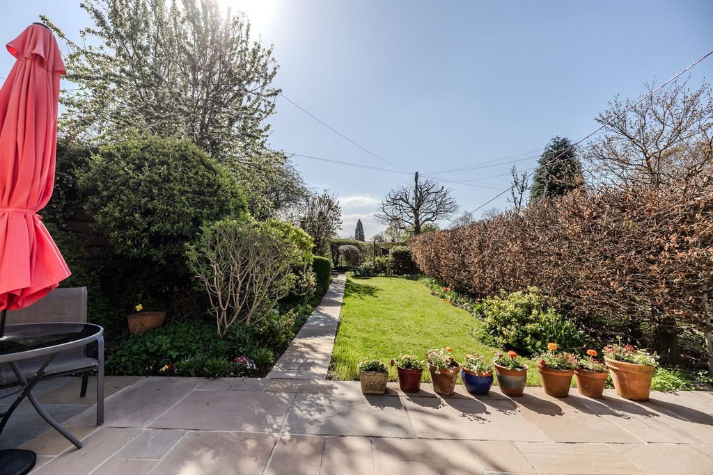 Property photo 2 of 52 Rear Garden