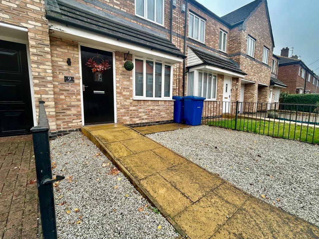 Property photo 1 of 12 External