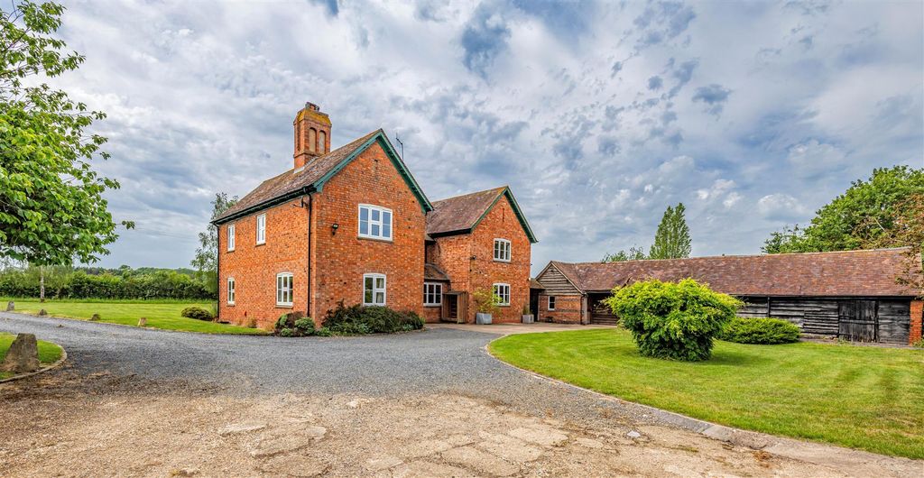 Additional image 5 of 6 bed farmhouse for saleLot 1 - Hill Court Farm, Pershore, Worcestershire WR10