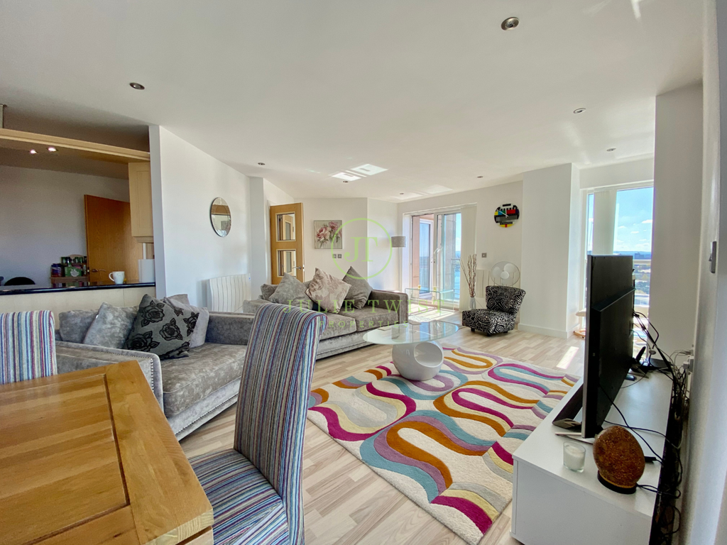 Property photo 2 of 22 Img_33031_41_Original.Jpg