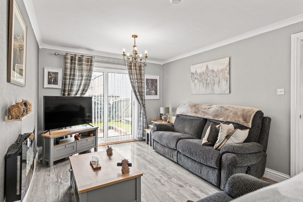 Property photo 3 of 21 4980146