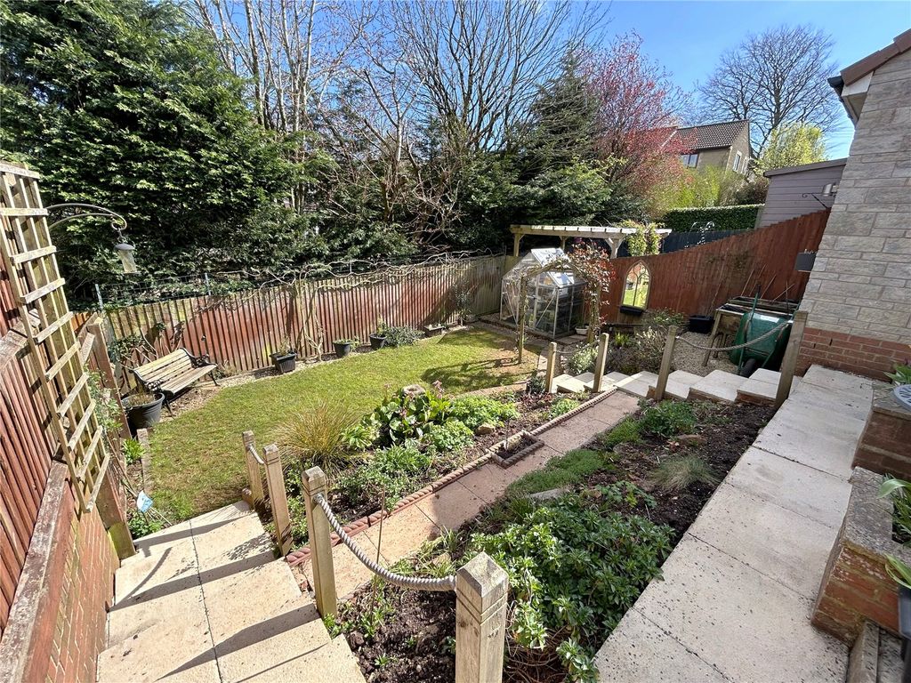 Property photo 2 of 24 Picture No. 30