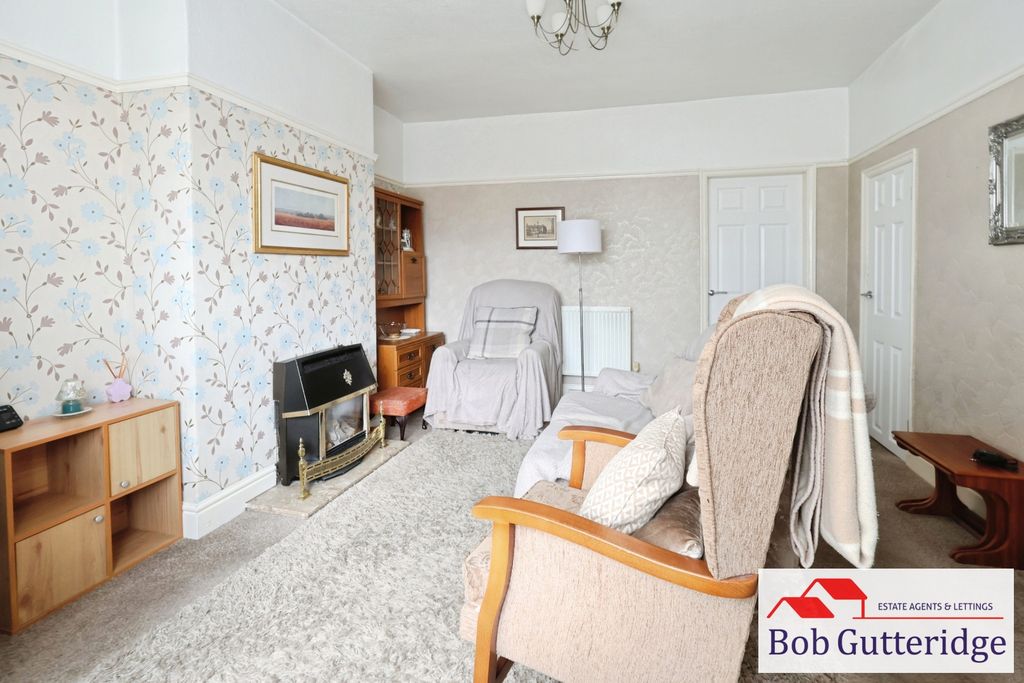 Property photo 3 of 18 Bay Fronted Lounge