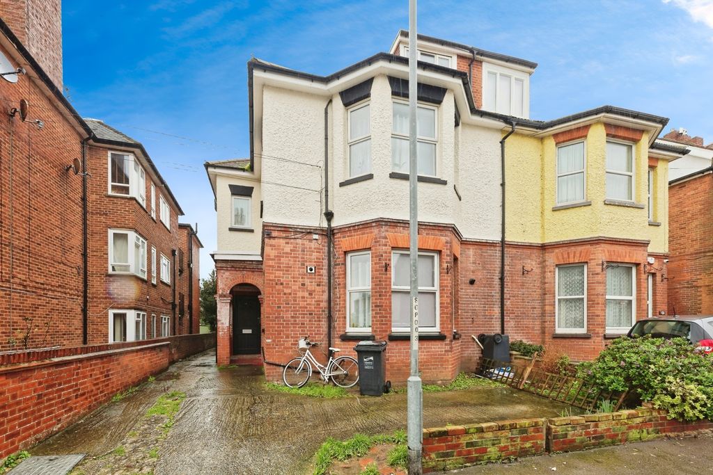 Property photo 2 of 20 Pbox-Img.Jpg