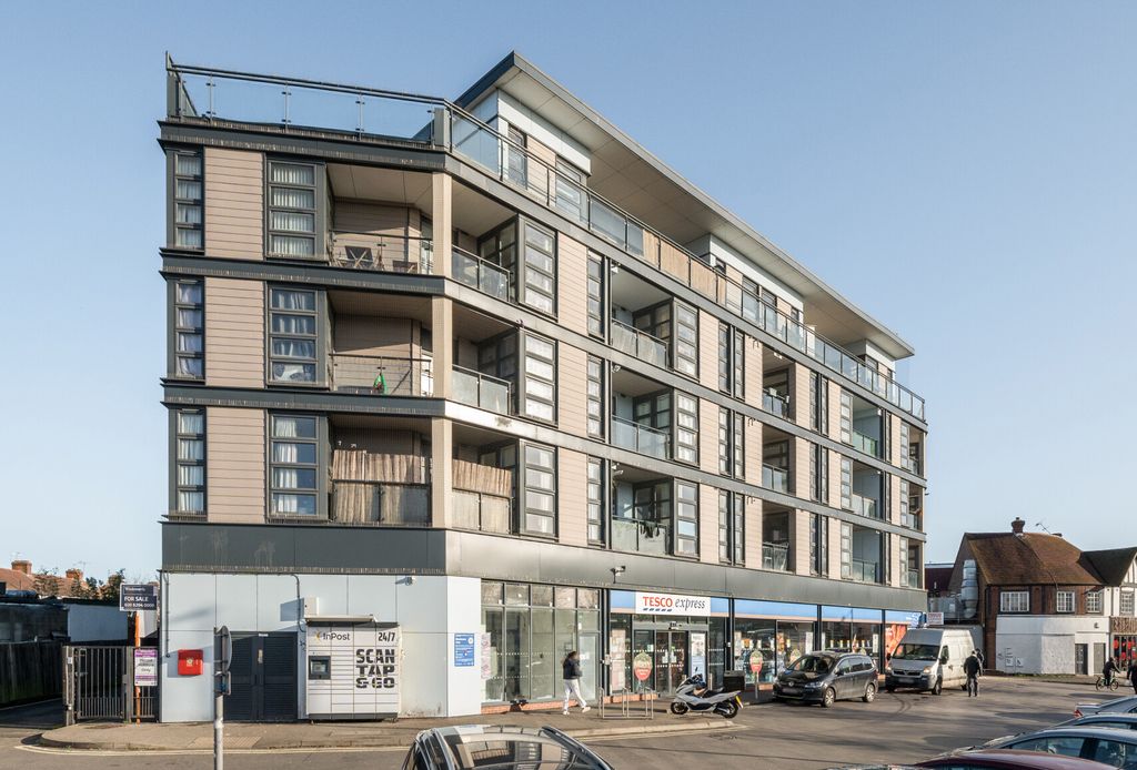 Property photo 2 of 12 1393052-2-69457Bc...