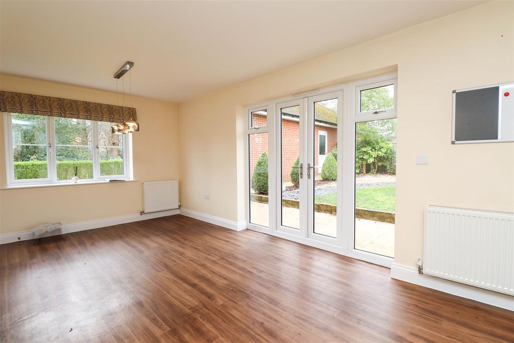 Property photo 3 of 20 Kitchen