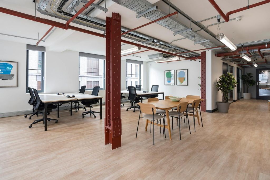 Property photo 1 of 25 3 Old Street Yard 4th Floor 5.Jpg