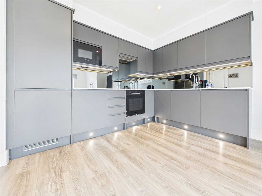 Property photo 3 of 7 Picture 3