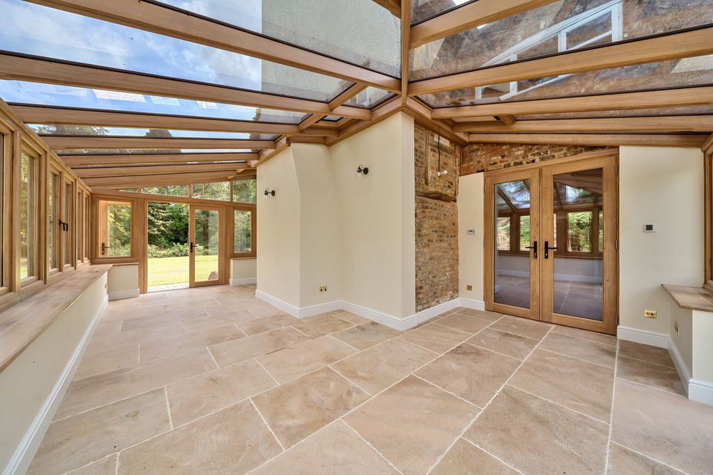 Property photo 3 of 26