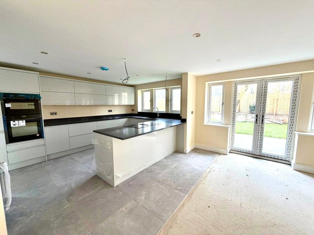 Property photo 3 of 13 Picture No. 11