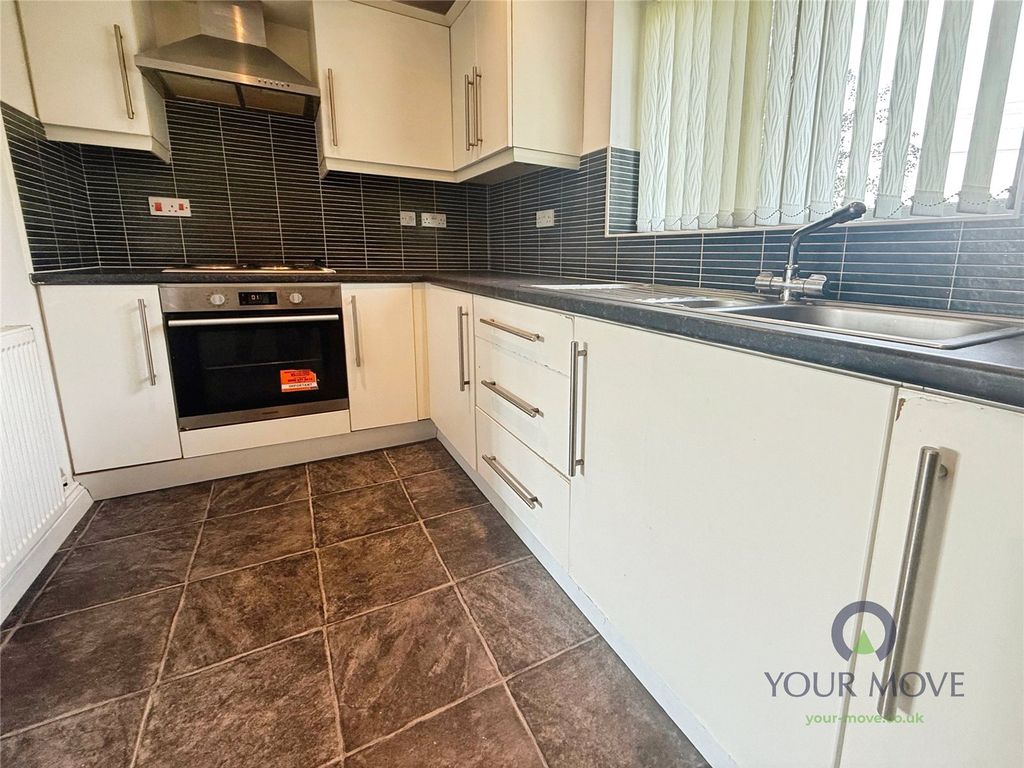 Property photo 2 of 8 Kitchen