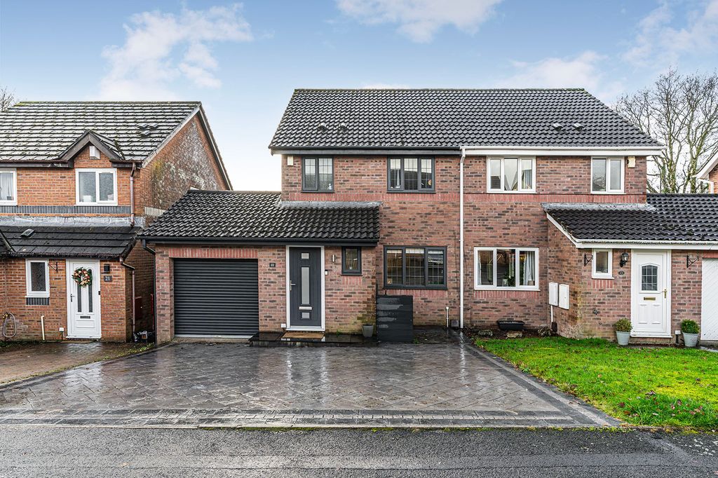 Property photo 1 of 30