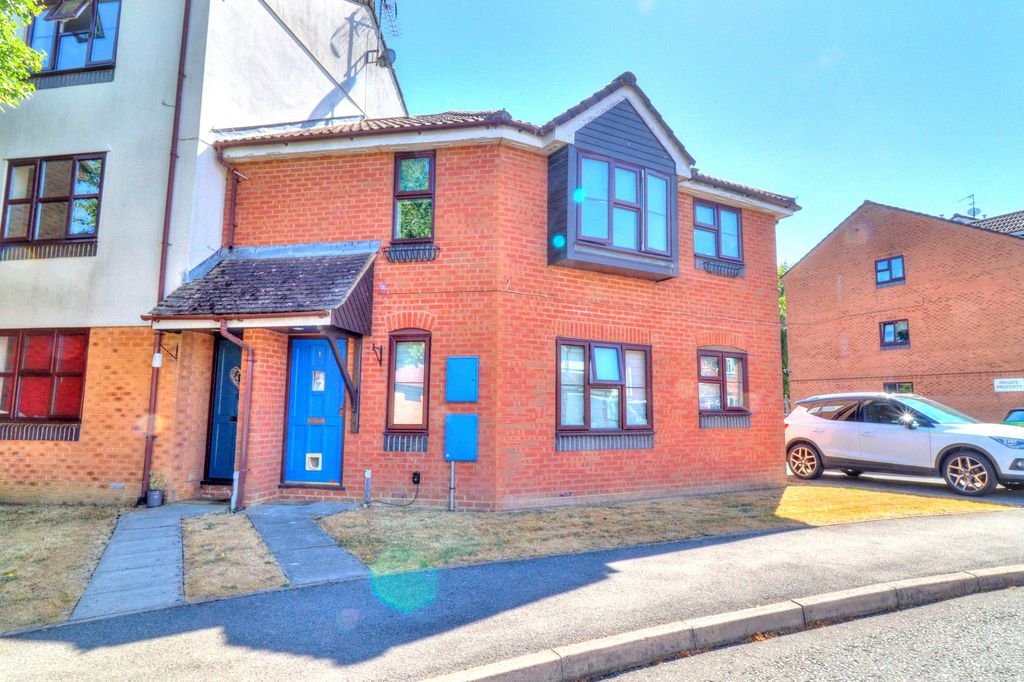 Property photo 1 of 8