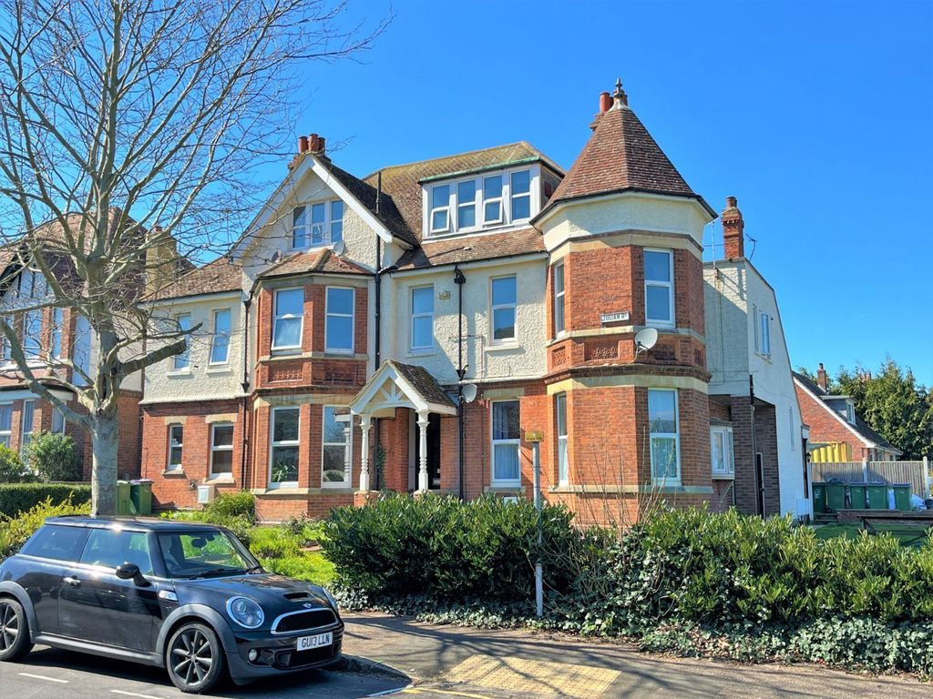 Property photo 1 of 9 Julian Road