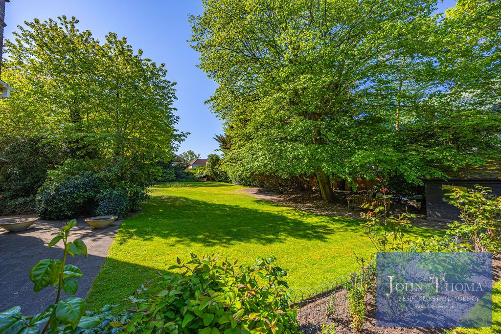 Additional image 37 of 6 bed detached house for saleManor Road, Chigwell IG7