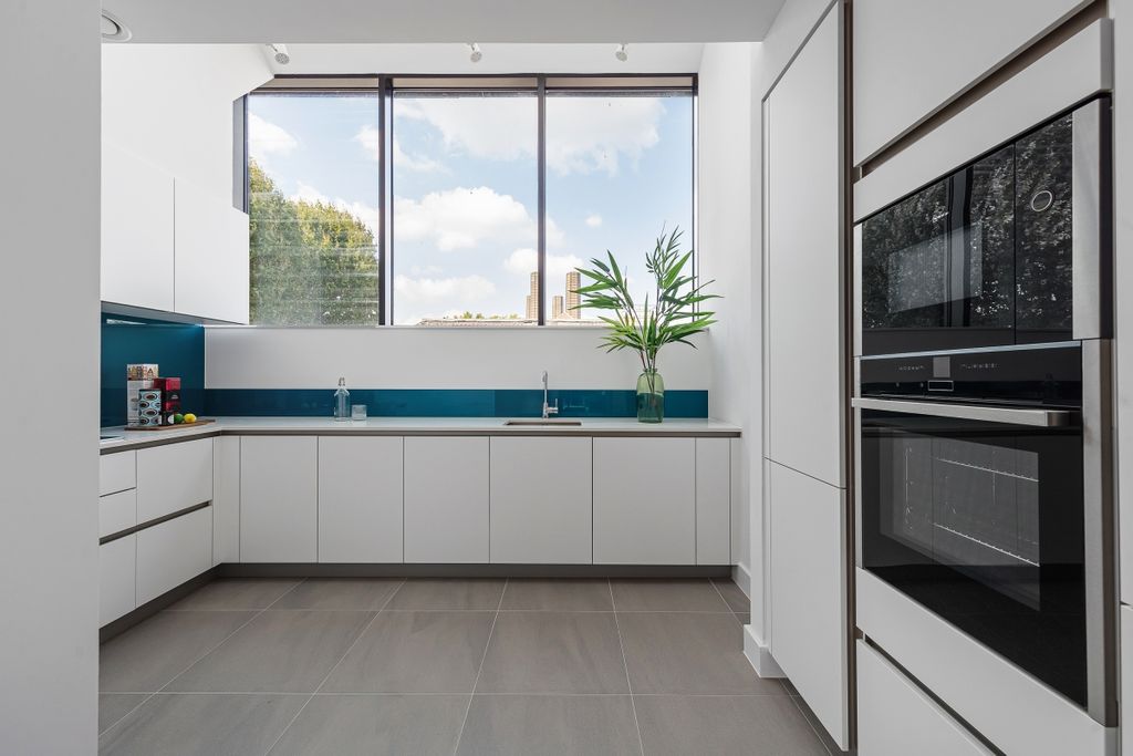 Property photo 3 of 17 094A0112