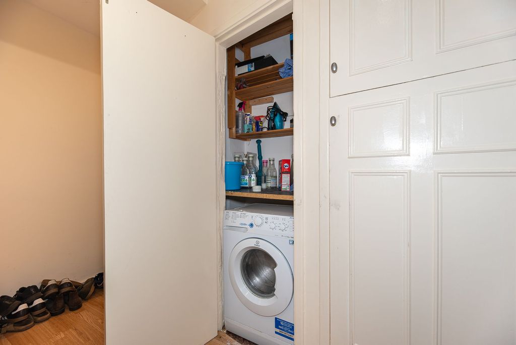 Property photo 3 of 32