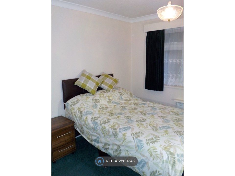 Property photo 3 of 10 Room 2 £668 Pcm-Available Now