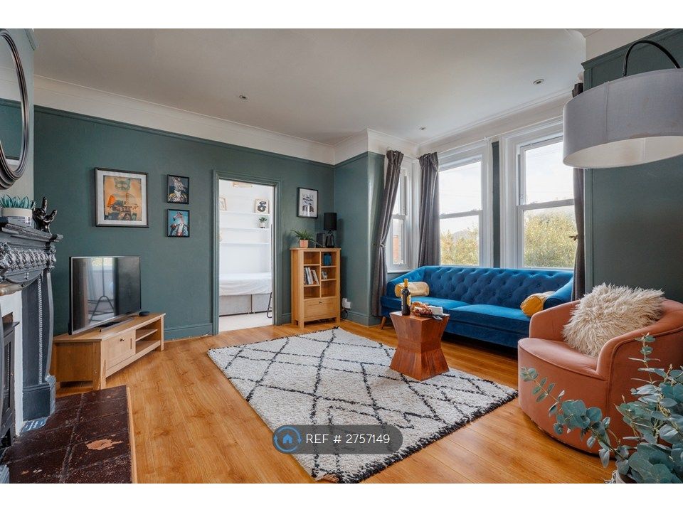 Property photo 1 of 14 Living Room