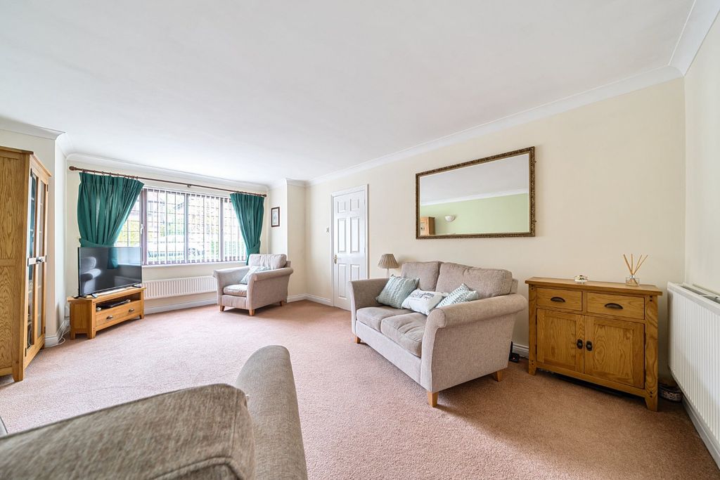 Property photo 2 of 21 Picture No. 13