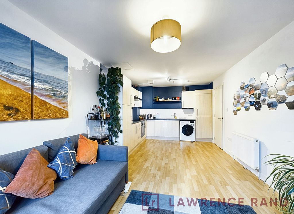 Property photo 3 of 6