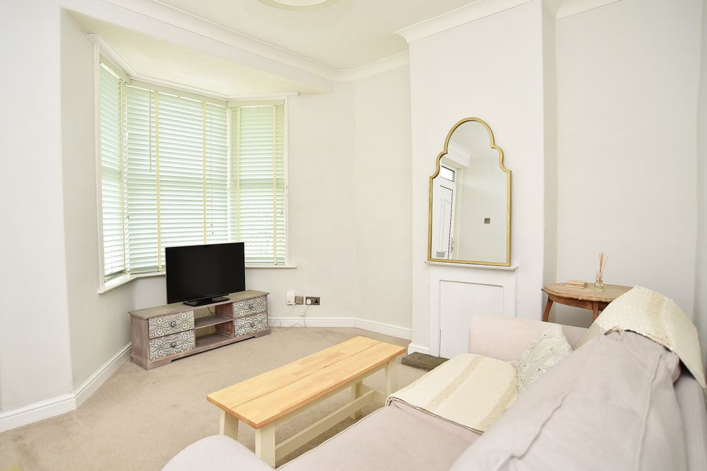 Property photo 3 of 11 3