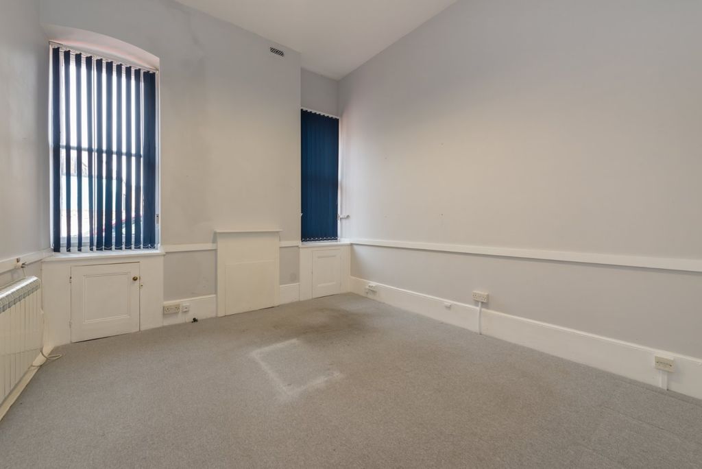 Property photo 3 of 22 Picture No. 03