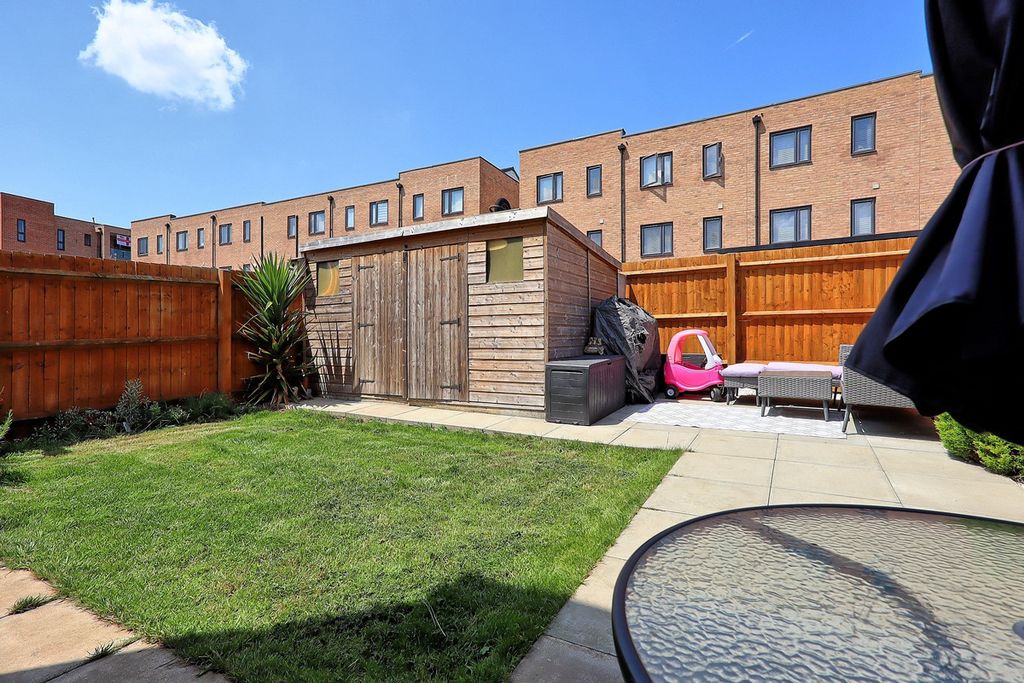 Property photo 2 of 17