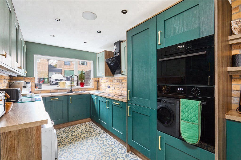 Property photo 2 of 27 Kitchen