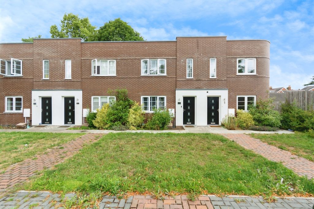 Property photo 2 of 17