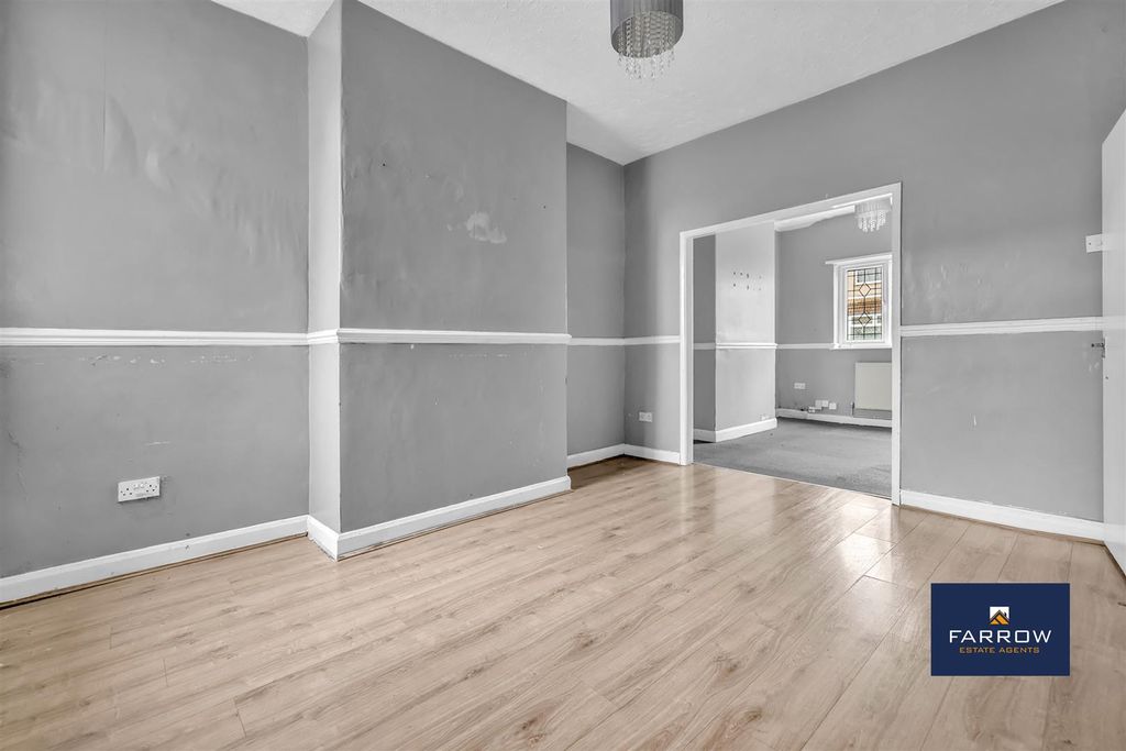 Property photo 2 of 19 Dining Room