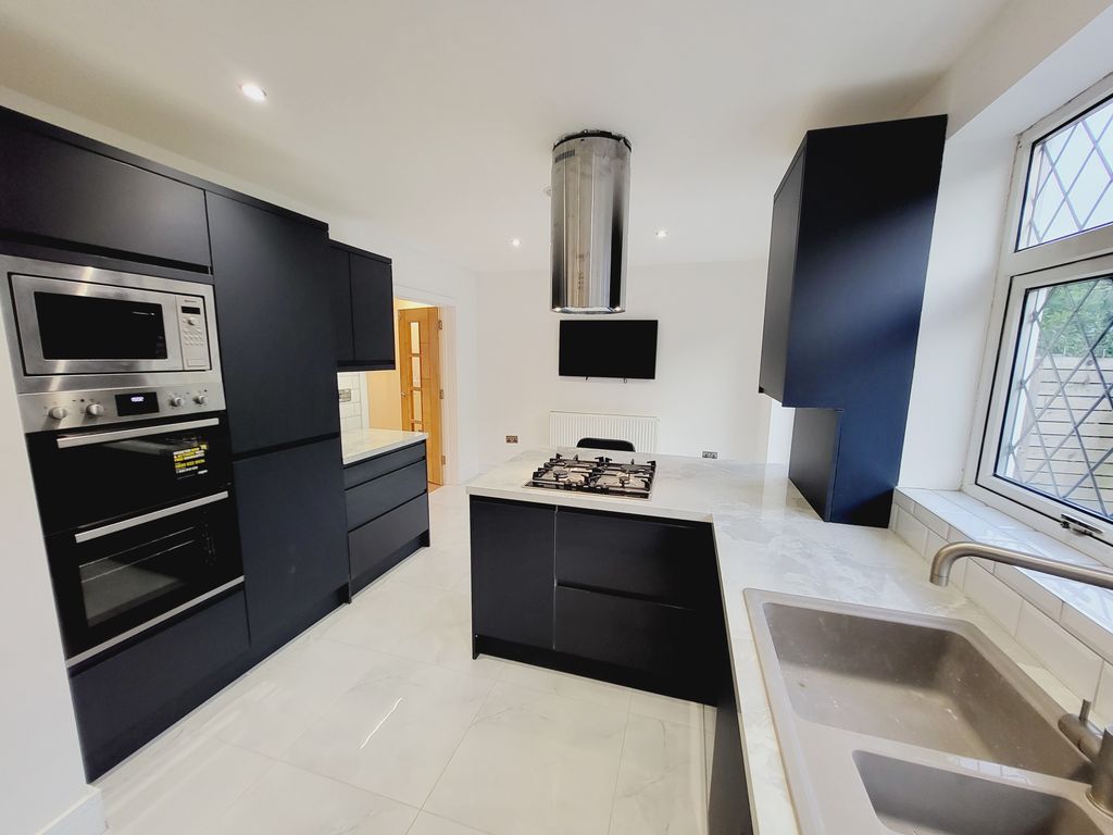 Property photo 3 of 12 Image