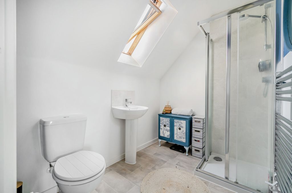 Property photo 2 of 24 1463252-7-6A16E9d...