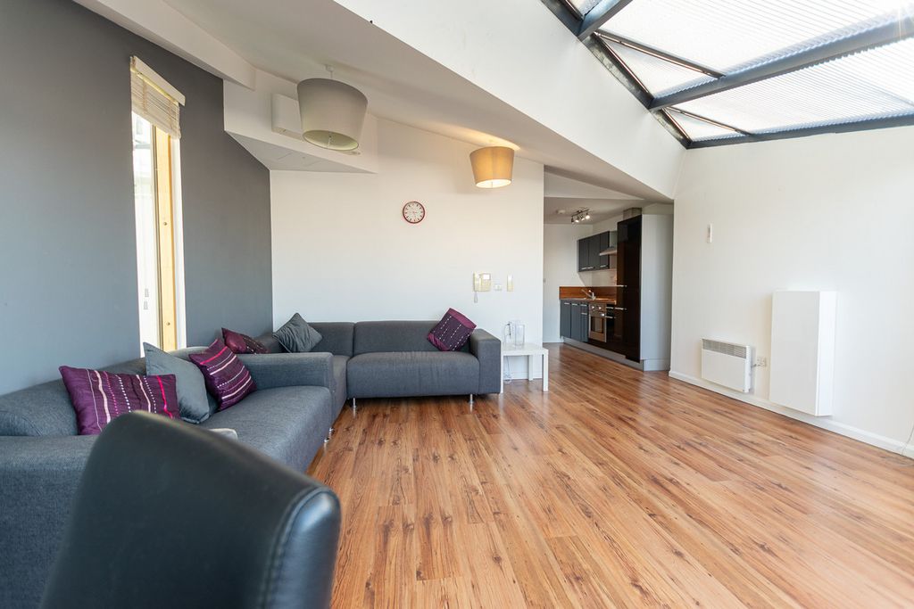 Property photo 2 of 12