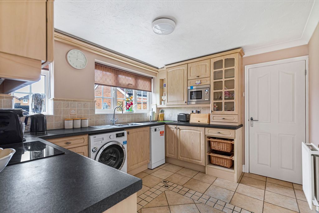 Property photo 2 of 22